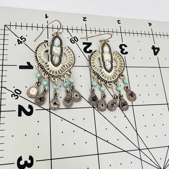 Southwest Style Earrings Silver Tone Howlite and Faux Turquoise Dangle - Picture 4 of 4